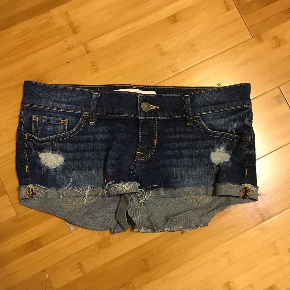 GILLY HICKS Distressed Shorties